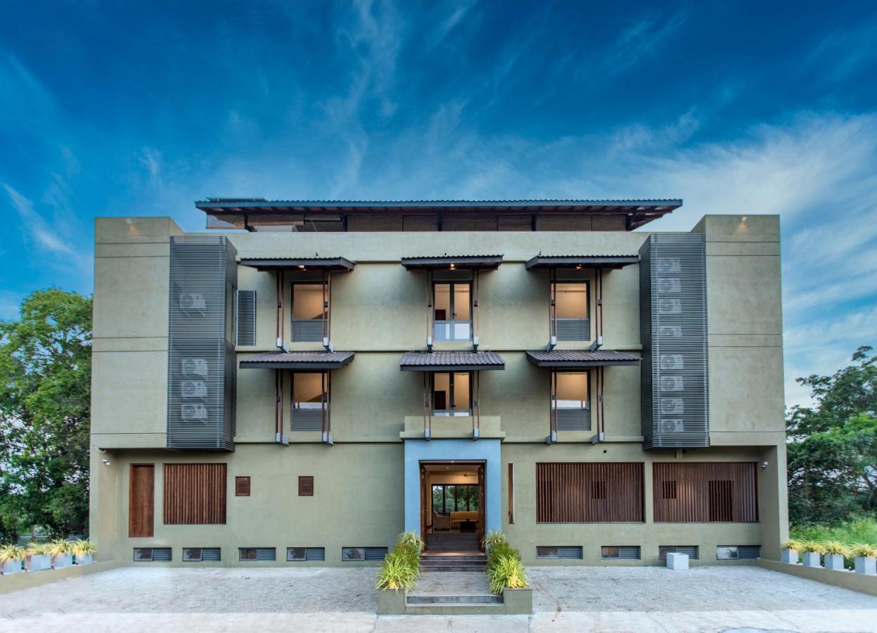 Hotel Earls Rajarata à Anurâdhapura Extérieur photo